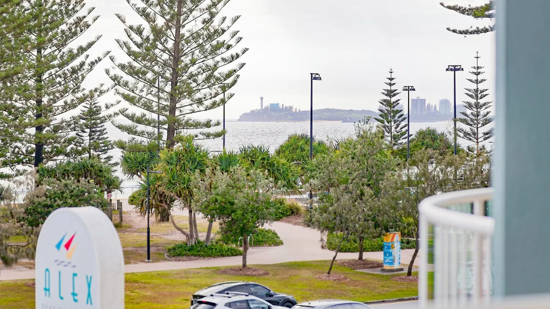 Alex Seaside Resort Alexandra Headland 4*,